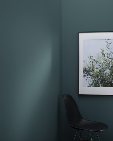 Painted wall with Vanderberg Blue 721