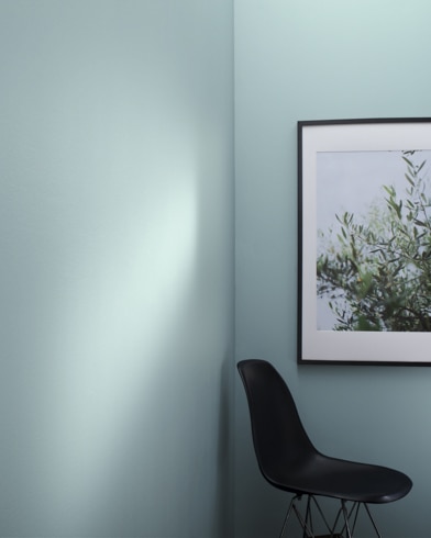 Painted wall with Yarmouth Blue HC-150